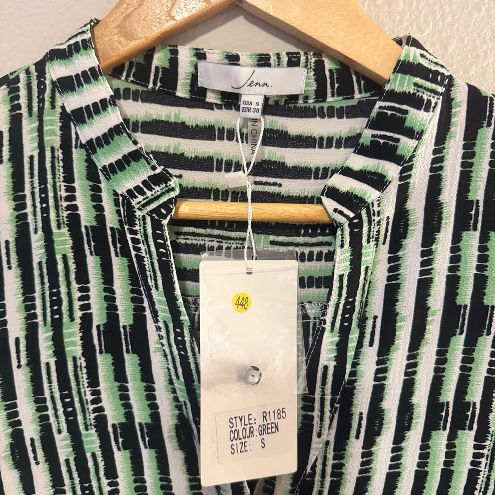 Jenn Romper NWT - Picture 5 of 8